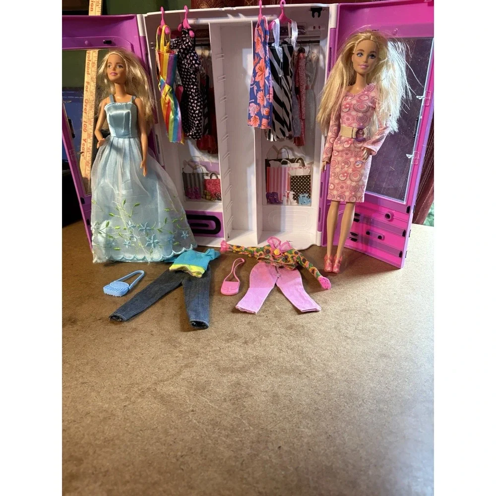 Barbie fun wardrobe